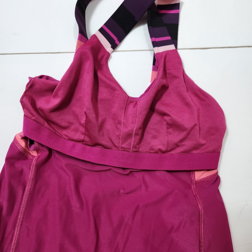 lululemon Cute Fushsia Racerback Tank with built-in bra Size 6 FP171 - Picture 7 of 9